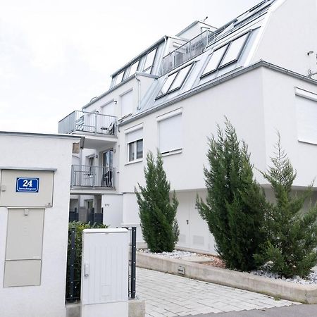 Modern Apartment With Private Balcony Near City Center เวียนนา ภายนอก รูปภาพ