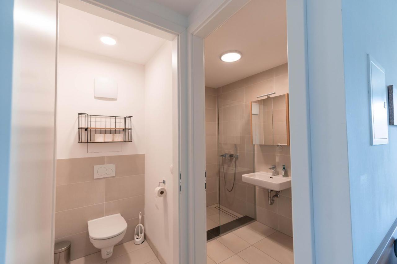 Modern Apartment With Private Balcony Near City Center เวียนนา ภายนอก รูปภาพ