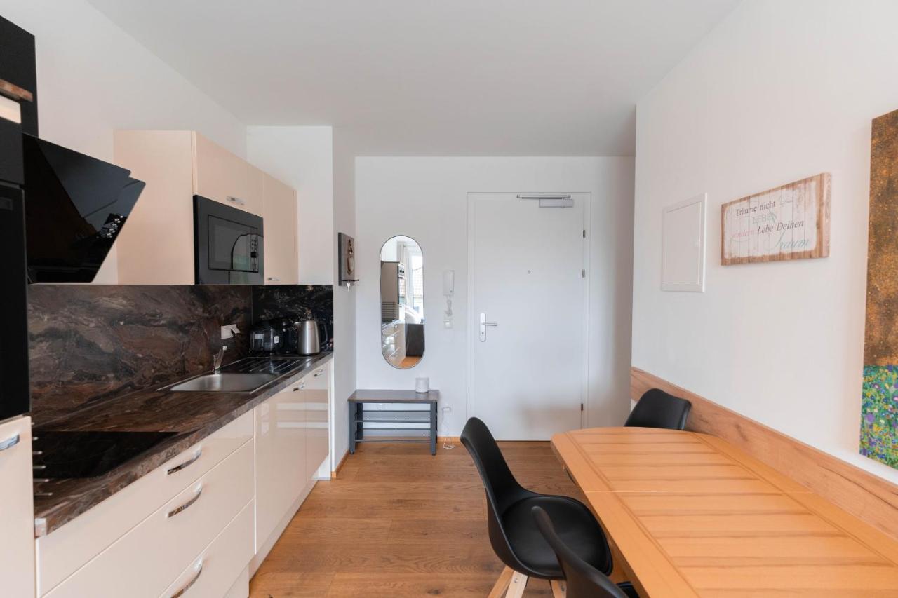 Modern Apartment With Private Balcony Near City Center เวียนนา ภายนอก รูปภาพ